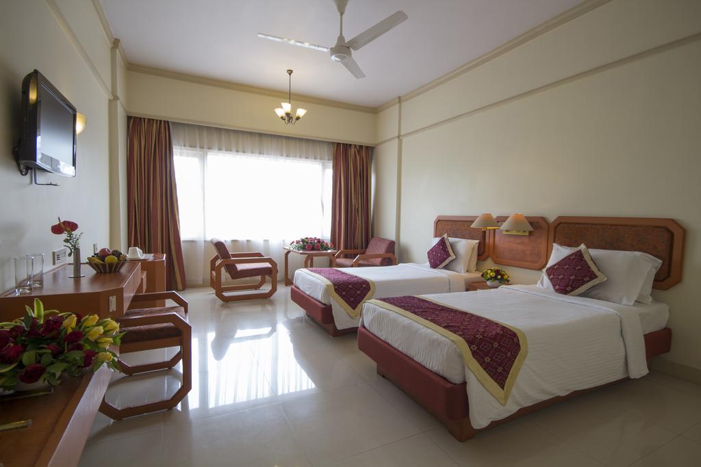 Dolphin Hotel Visakhapatnam Bagian luar foto