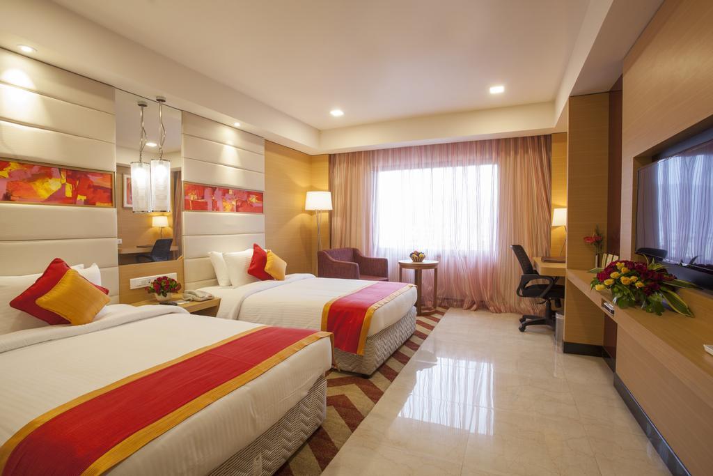 Dolphin Hotel Visakhapatnam Bagian luar foto