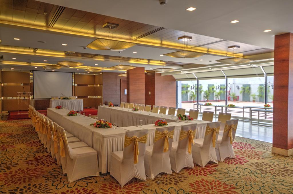 Dolphin Hotel Visakhapatnam Bagian luar foto