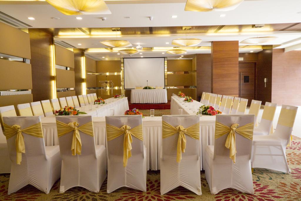 Dolphin Hotel Visakhapatnam Bagian luar foto
