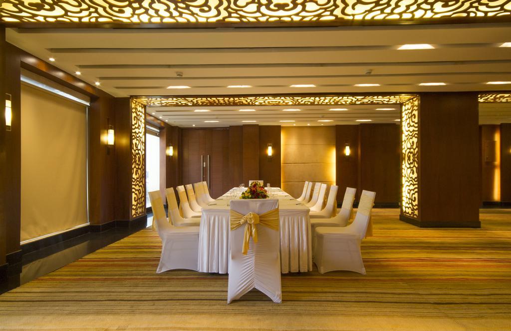 Dolphin Hotel Visakhapatnam Bagian luar foto