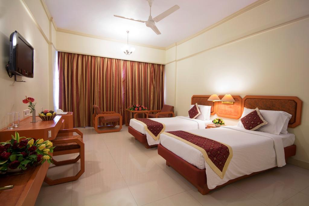 Dolphin Hotel Visakhapatnam Bagian luar foto