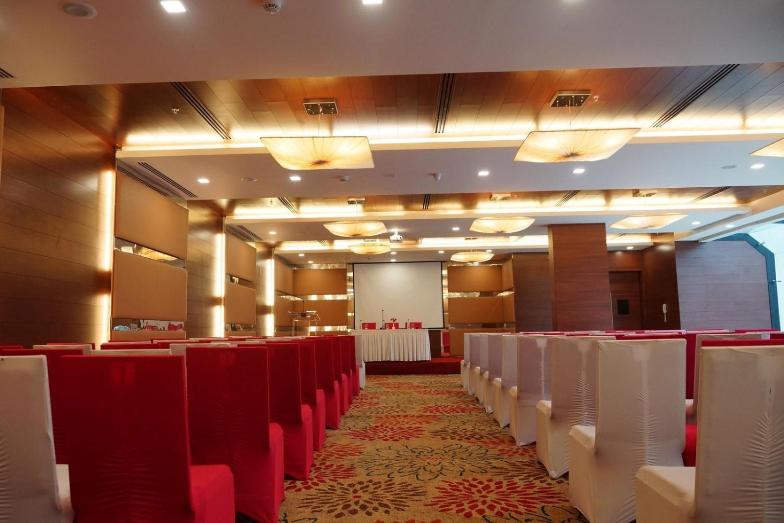 Dolphin Hotel Visakhapatnam Bagian luar foto