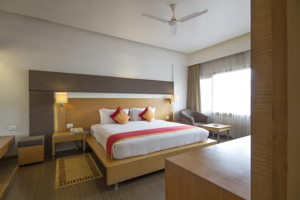 Dolphin Hotel Visakhapatnam Ruang foto